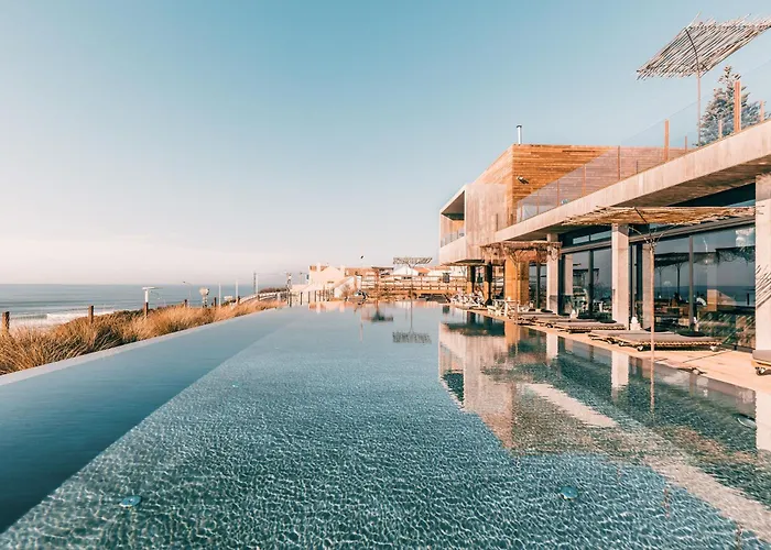 Noah Surf House Portugal